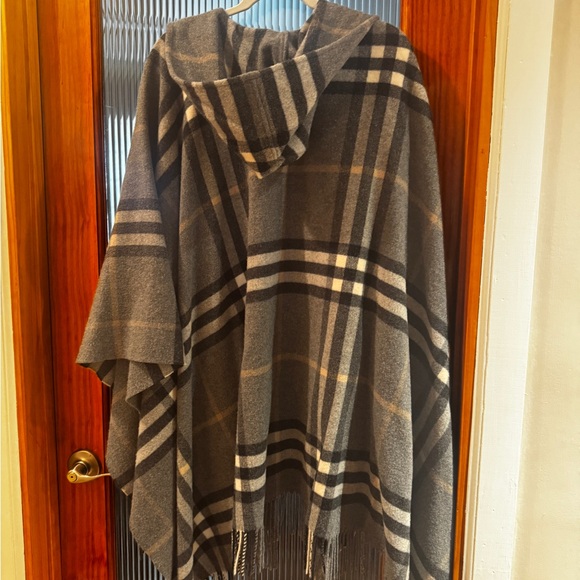Burberry Gray Plaid Cape - Picture 2 of 8